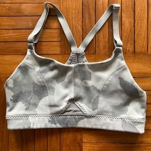 Athleta All In Camo Sports Bra Size XS